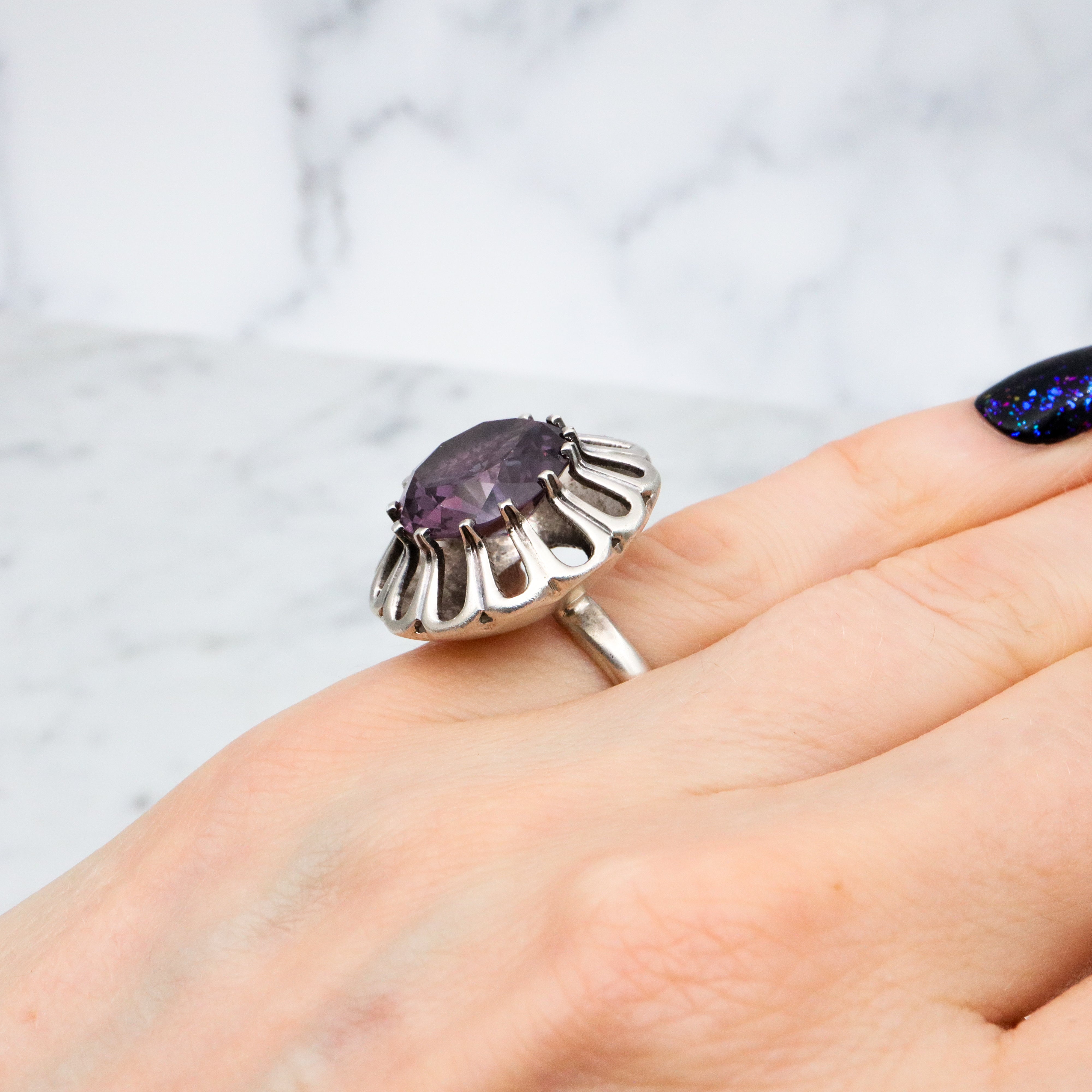 Mexican Modern sterling synthetic color change sapphire flower ring, size 5.25